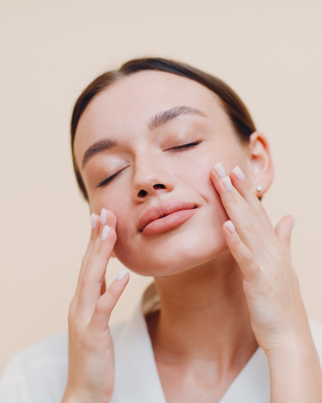 A Guide To Choosing Between Full Facelift and Mini Facelift for Subtle Rejuvenation